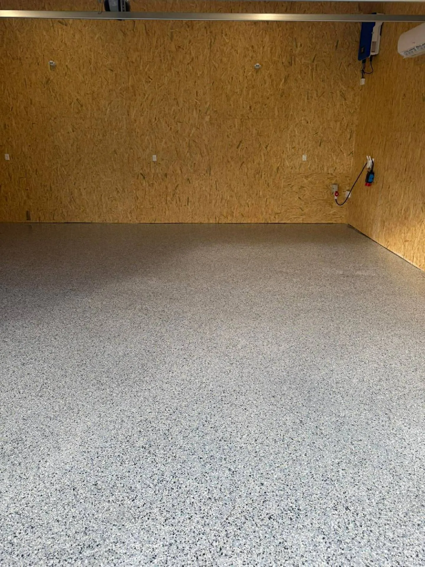 Epoxy flakes & flake gulve — dekorative epoxygulve | NIVELAR